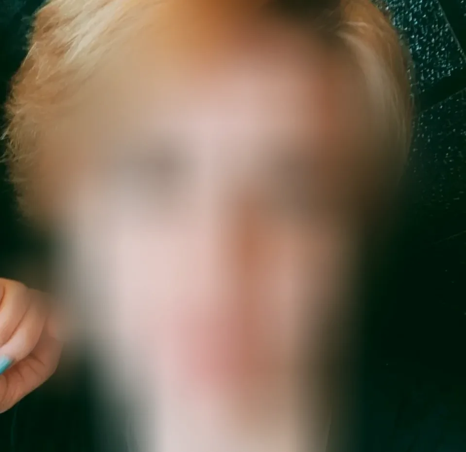 Larissa, 26