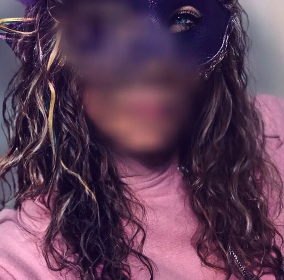 Melina, 31