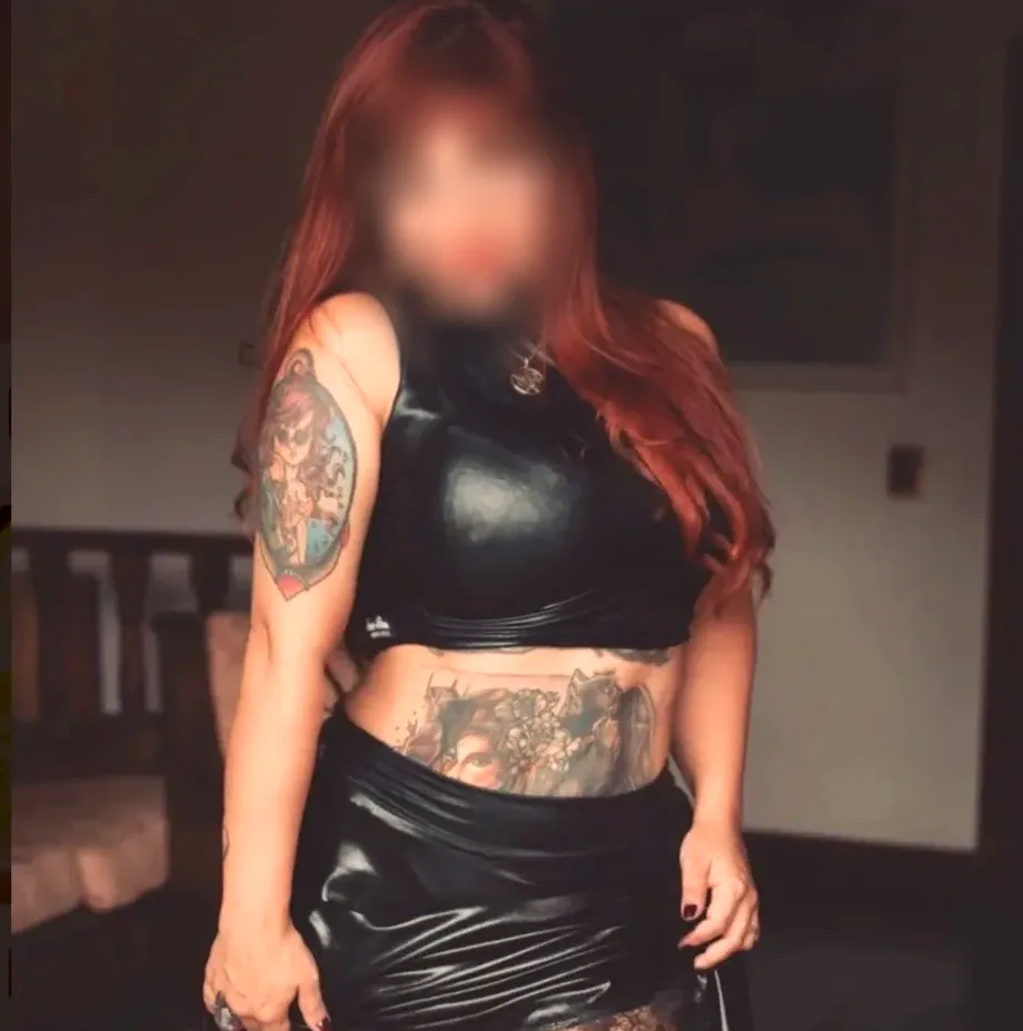 Nicole, 25