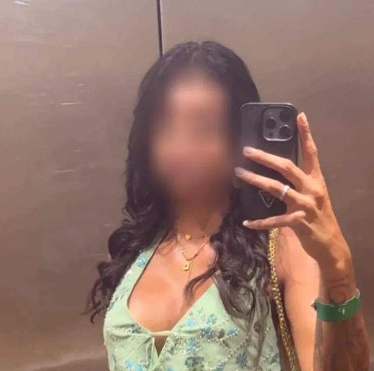 Pauline, 23