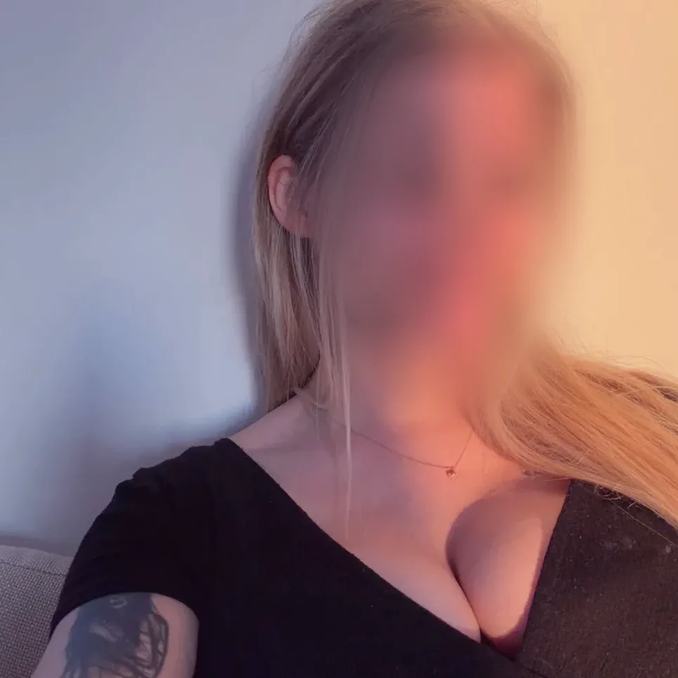 Yvonne, 25